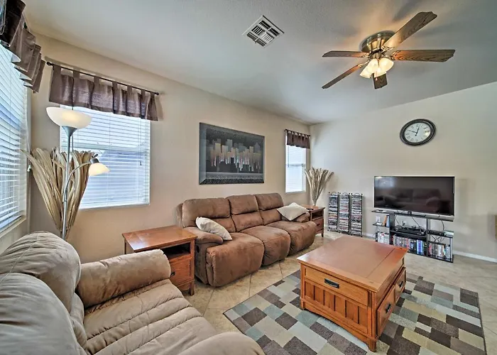 Holiday home 2 Mi To Ballpark! W/ Poolside Oasis