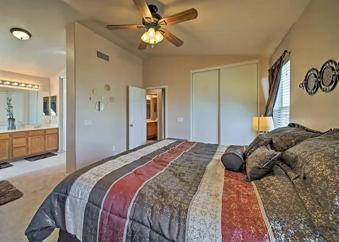 Holiday home 2 Mi To Ballpark! W/ Poolside Oasis Goodyear