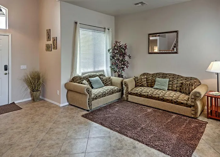 Holiday home 2 Mi To Ballpark! W/ Poolside Oasis *