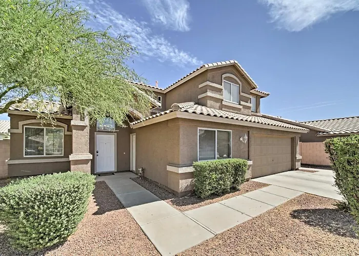2 Mi To Ballpark! W/ Poolside Oasis Holiday home *